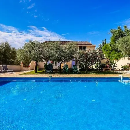 Le 4p - Appt 4p Climatise Avec Piscine Apartment